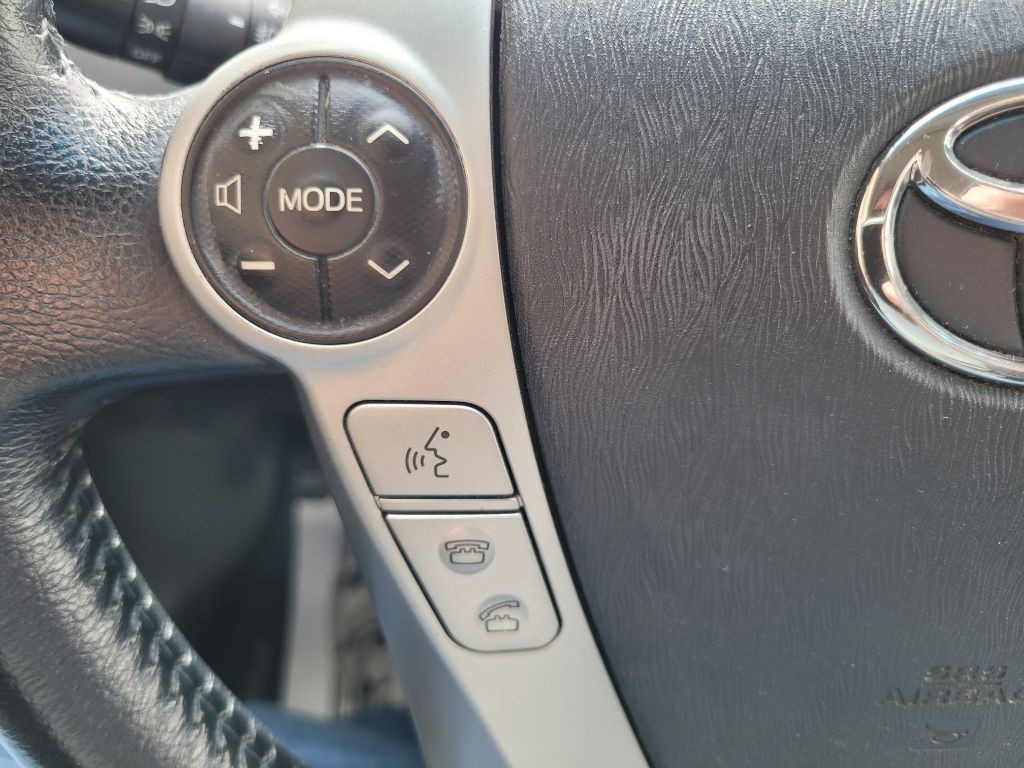 2013 Toyota Prius Image 23
