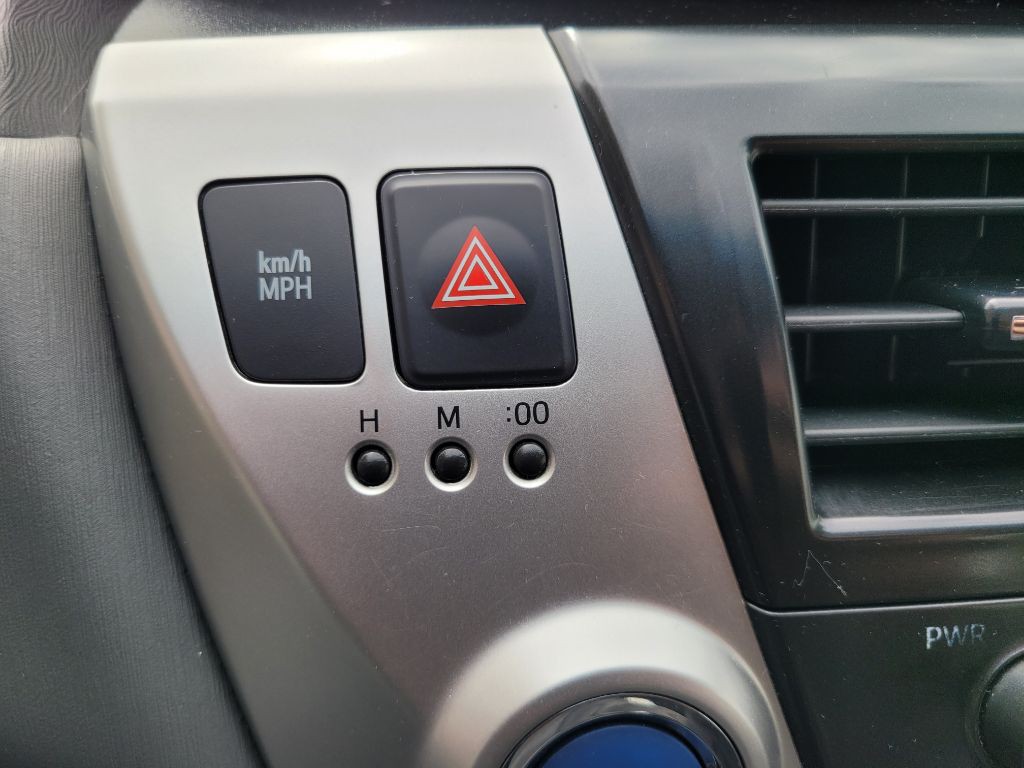 2013 Toyota Prius Image 27