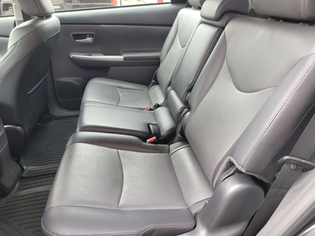 2013 Toyota Prius Image 42