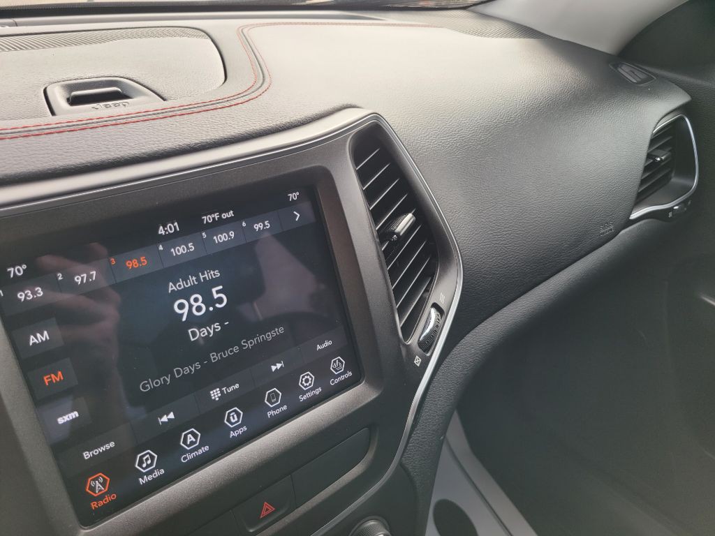 2020 Jeep Cherokee Image 38