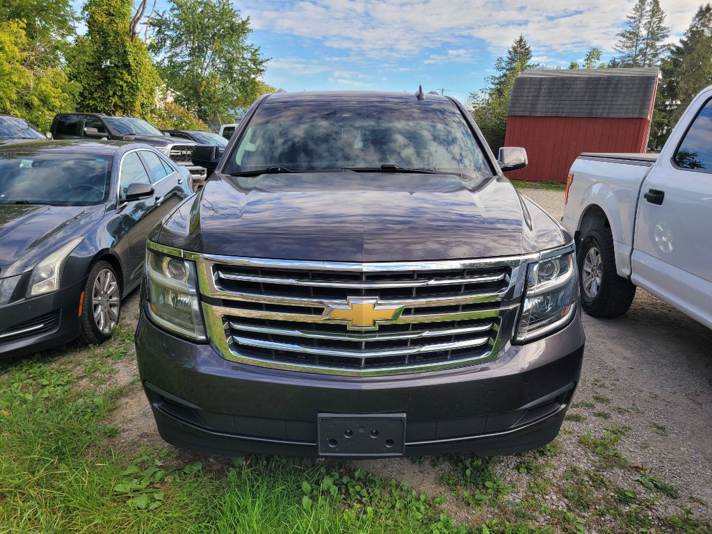 2017 Chevrolet Suburban Image 2