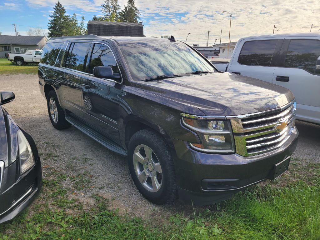 2017 Chevrolet Suburban Image 3