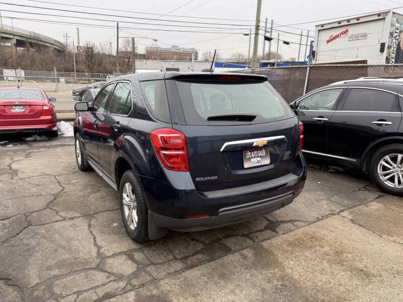 2017 Chevrolet Equinox Image 3