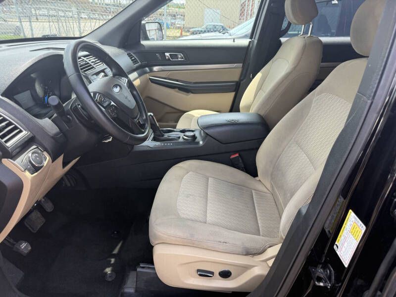 2017 Ford Explorer Image 6