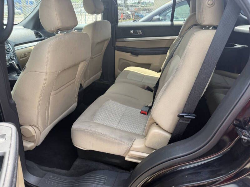 2017 Ford Explorer Image 7