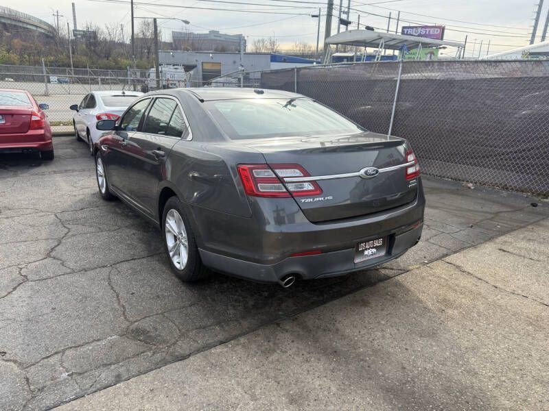 2015 Ford Taurus Image 3