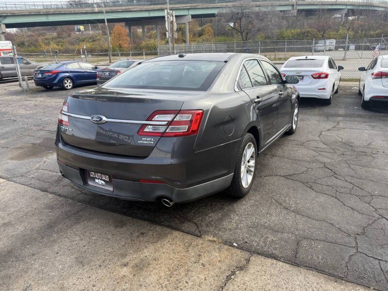 2015 Ford Taurus Image 4