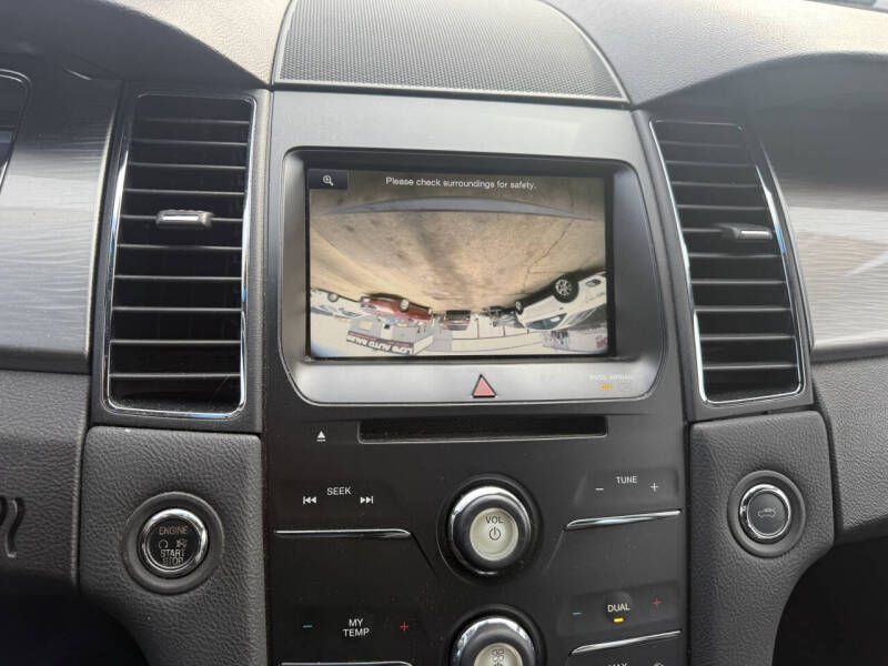 2015 Ford Taurus Image 8