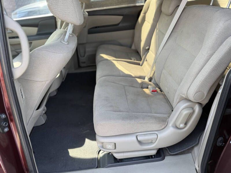 2012 Honda Odyssey Image 7