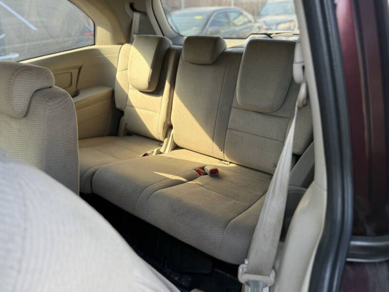 2012 Honda Odyssey Image 8