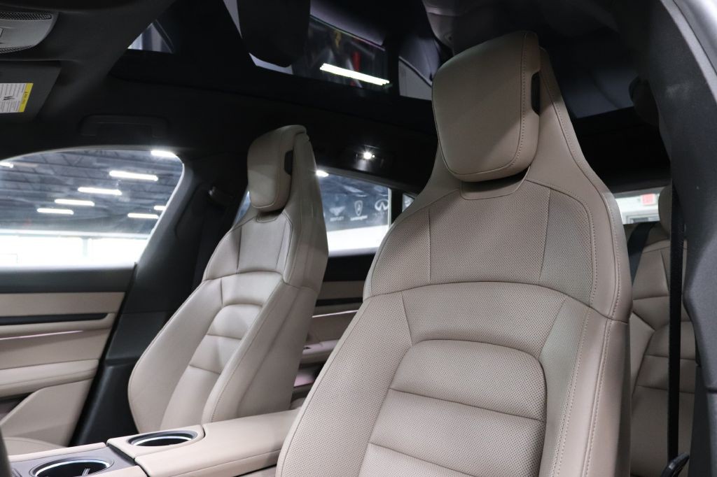 2022 Porsche Taycan Image 11