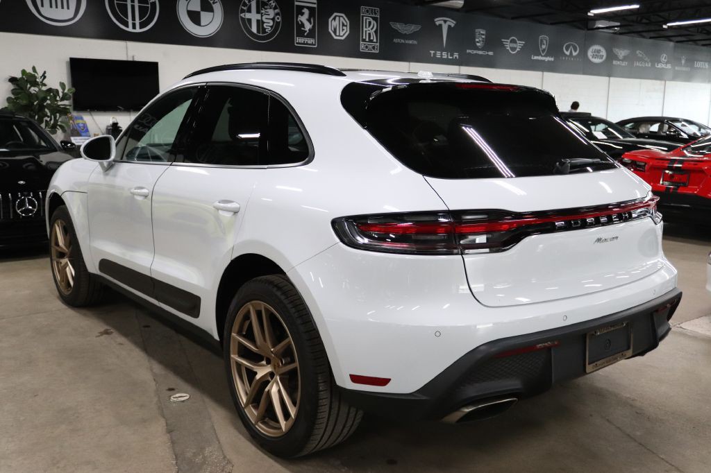 2022 Porsche Macan Image 3