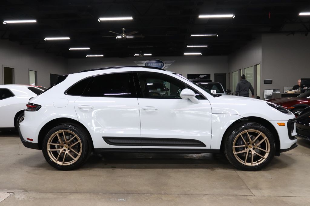 2022 Porsche Macan Image 6