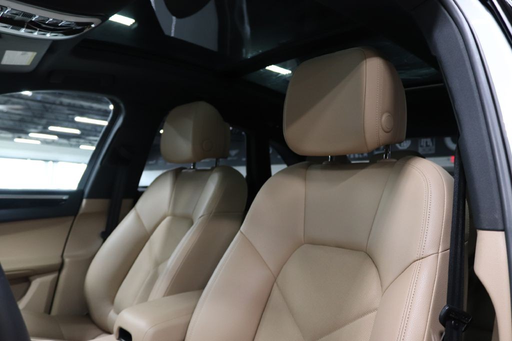 2022 Porsche Macan Image 11