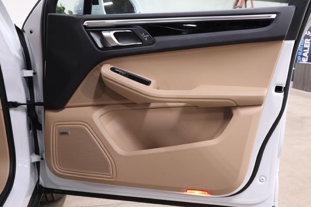 2022 Porsche Macan Image 22