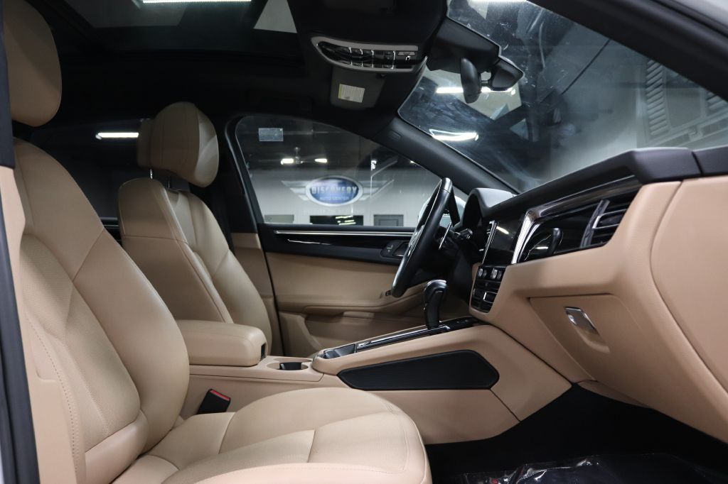 2022 Porsche Macan Image 23