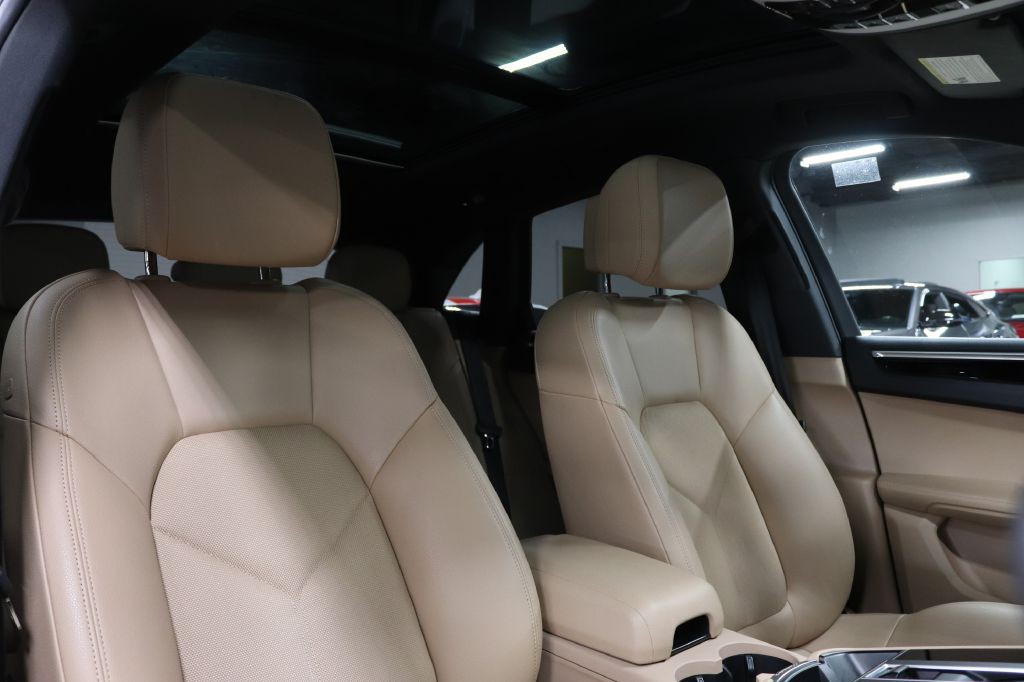 2022 Porsche Macan Image 24