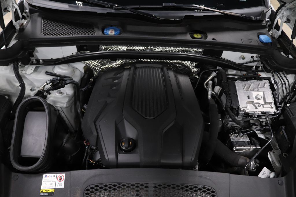 2022 Porsche Macan Image 26