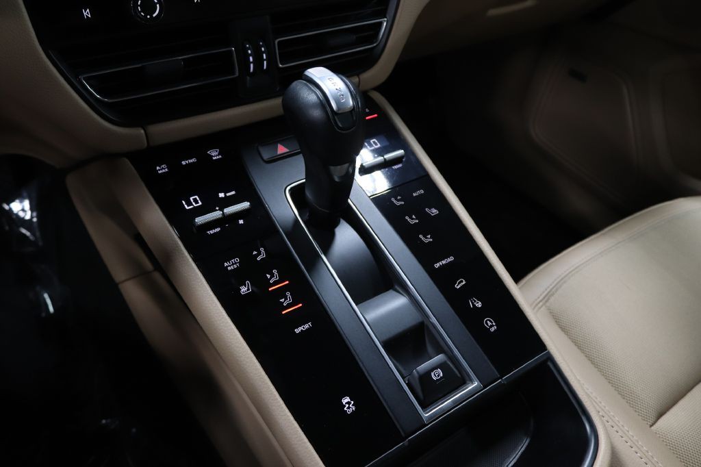 2022 Porsche Macan Image 31