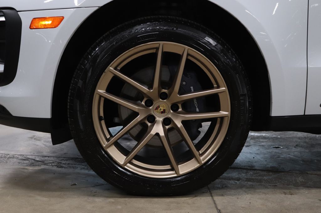 2022 Porsche Macan Image 37
