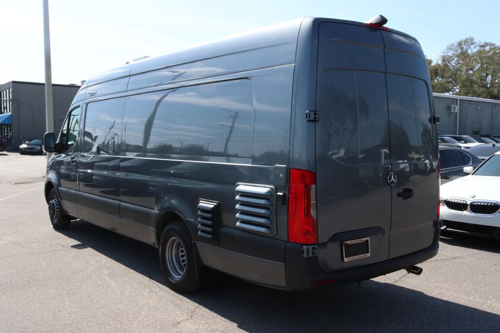 2022 Mercedes-Benz Sprinter Image 2