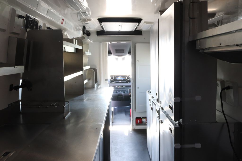 2022 Mercedes-Benz Sprinter Image 24