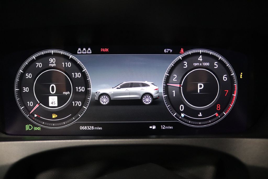 2020 Jaguar F-PACE Image 18