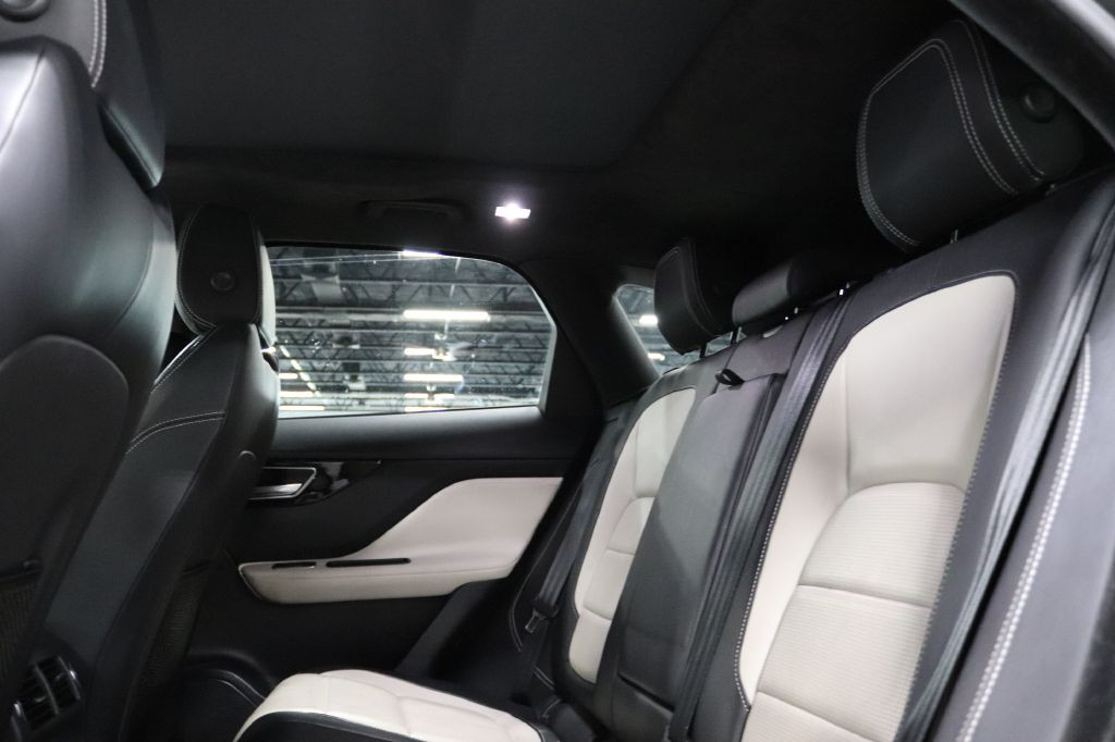 2020 Jaguar F-PACE Image 23