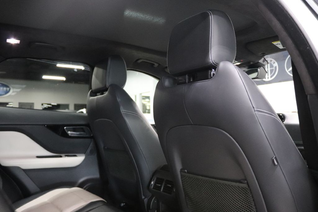 2020 Jaguar F-PACE Image 28