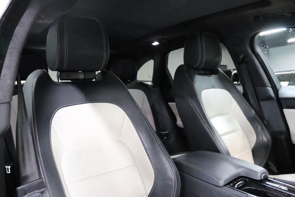2020 Jaguar F-PACE Image 34