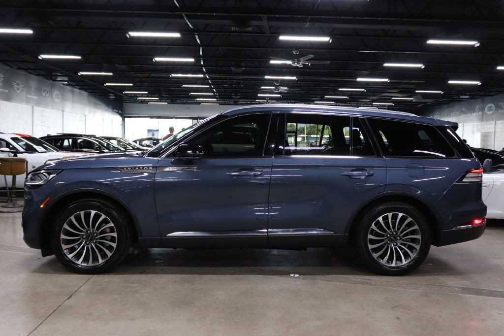 2021 Lincoln Aviator Image 2