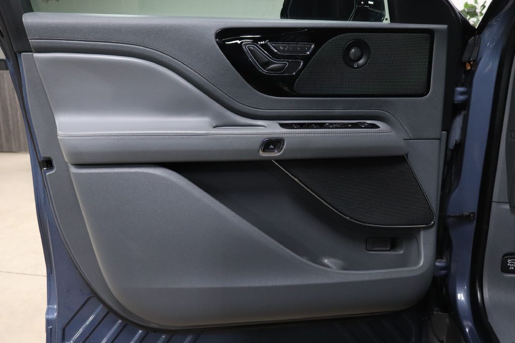 2021 Lincoln Aviator Image 8
