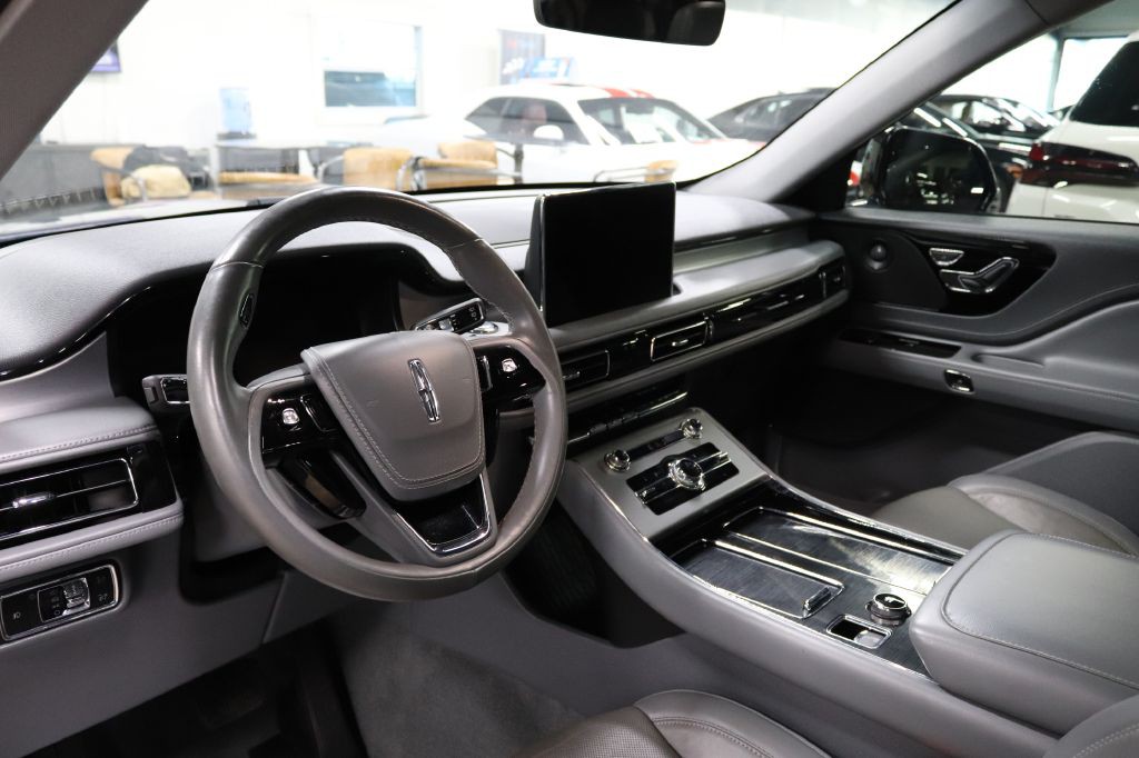 2021 Lincoln Aviator Image 11