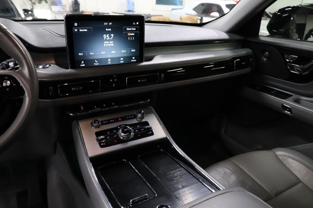 2021 Lincoln Aviator Image 30