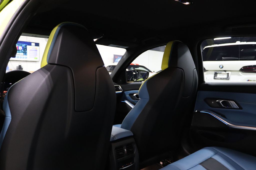 2022 BMW M3 Image 15