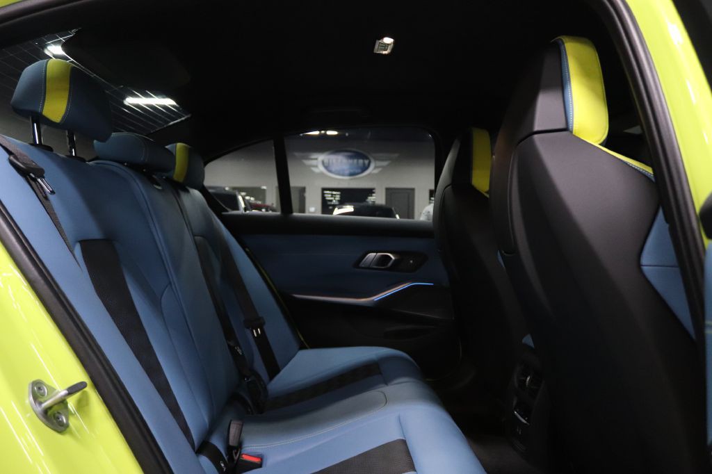 2022 BMW M3 Image 18