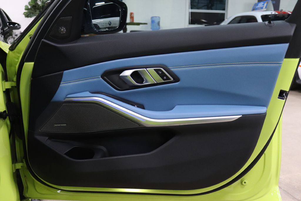 2022 BMW M3 Image 21