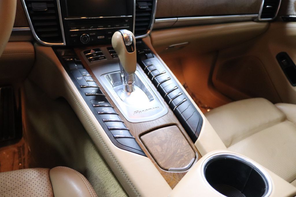 2010 Porsche Panamera Image 20