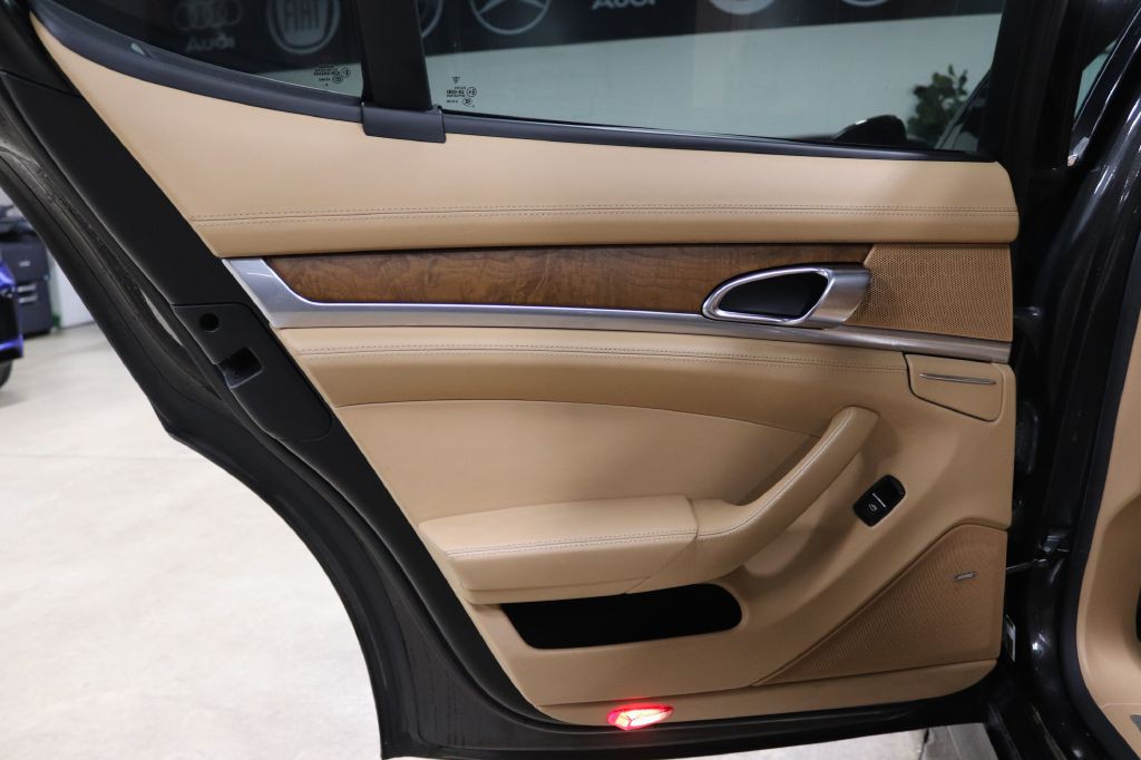 2010 Porsche Panamera Image 21