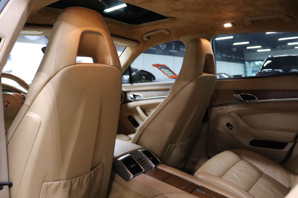 2010 Porsche Panamera Image 22