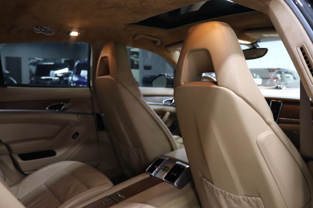 2010 Porsche Panamera Image 28