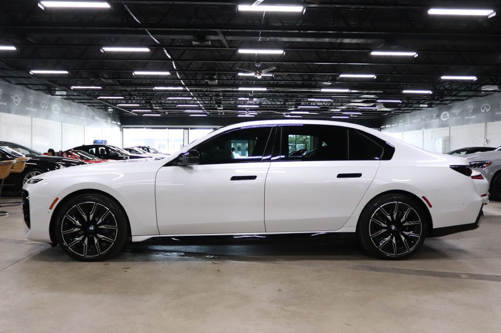 2024 BMW I7 Image 2