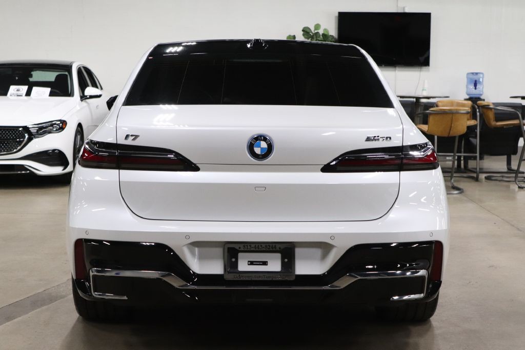 2024 BMW I7 Image 4