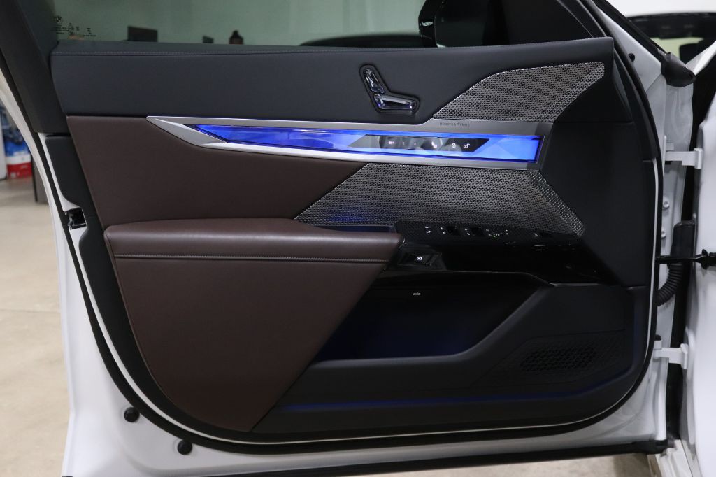 2024 BMW I7 Image 8