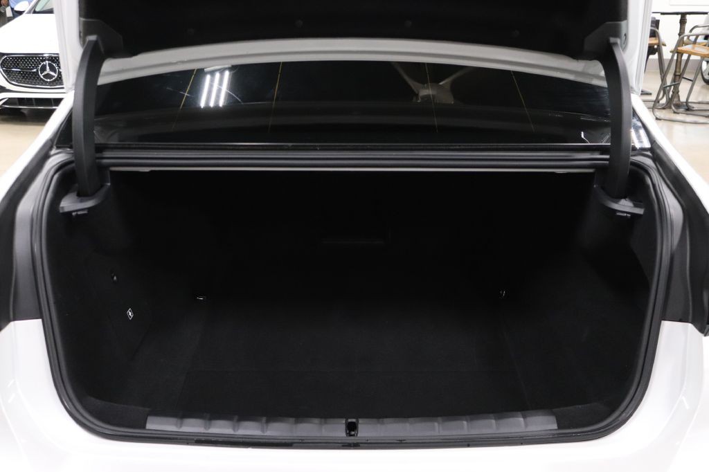2024 BMW I7 Image 17
