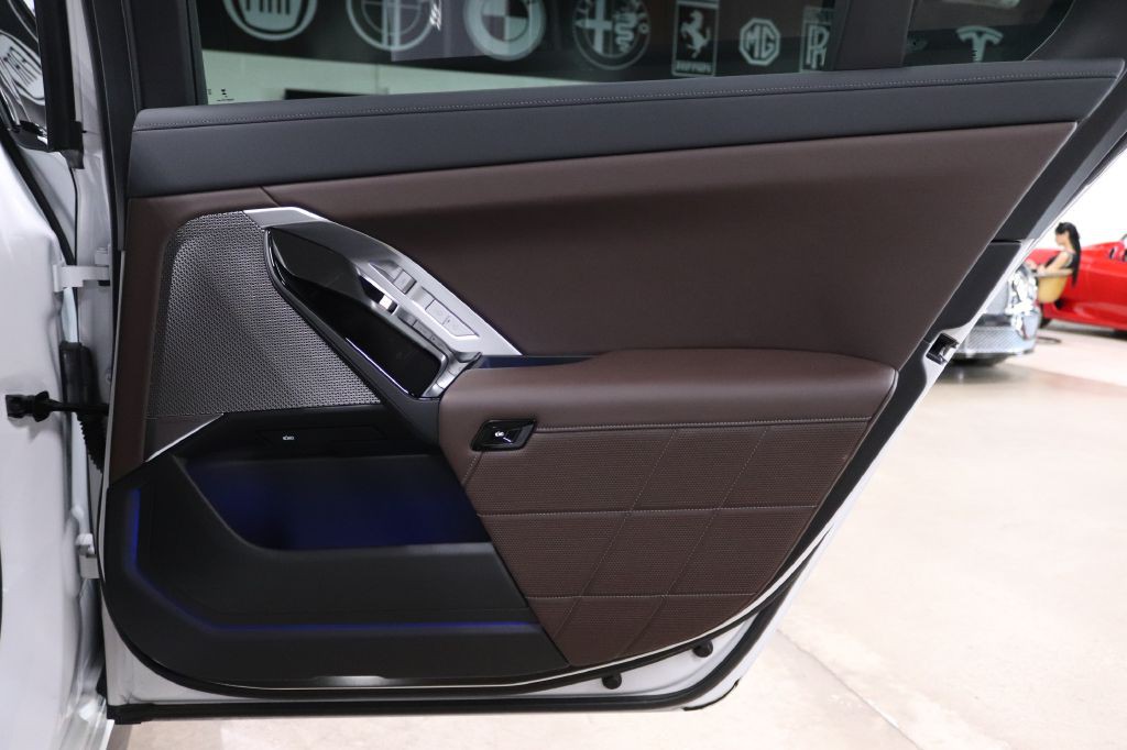 2024 BMW I7 Image 18
