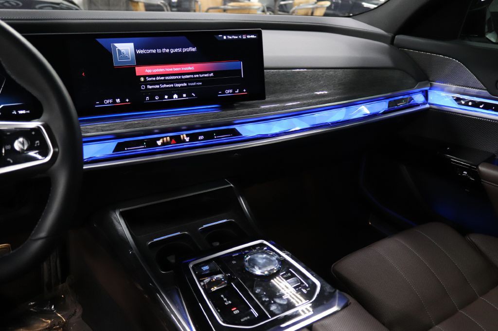 2024 BMW I7 Image 30