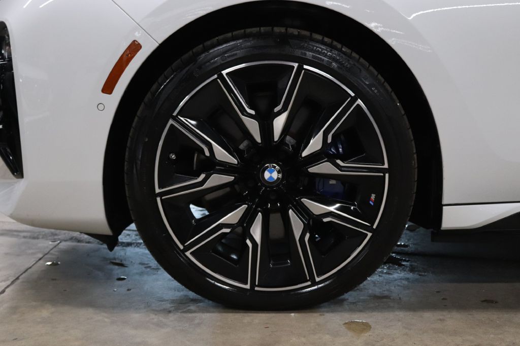2024 BMW I7 Image 37