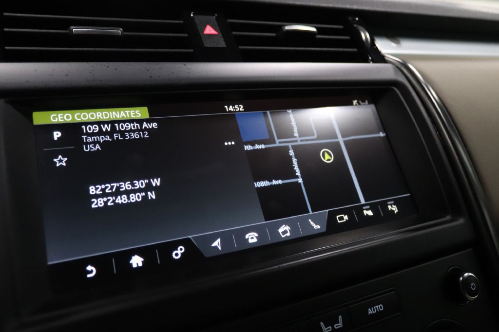 2020 Land Rover Discovery Image 13