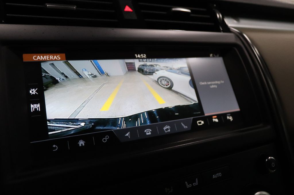 2020 Land Rover Discovery Image 14